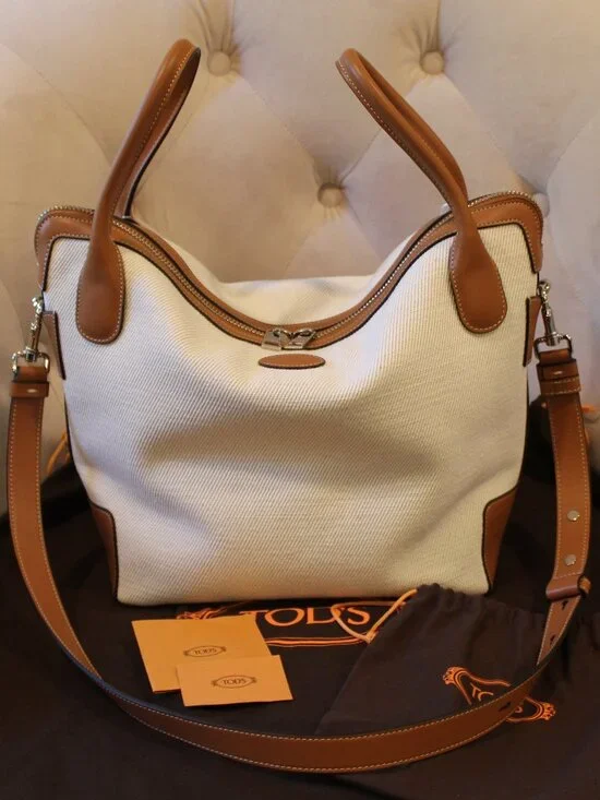 Tod's Di Swing Shopping Tote - Picture 3 of 16